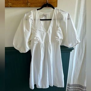 White seersucker puff sleeve dress